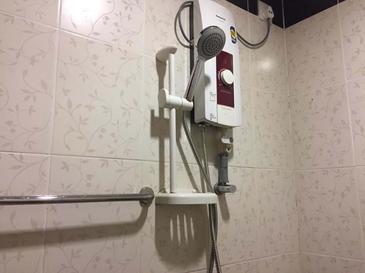 Ilhamku Inn Chukai Экстерьер фото